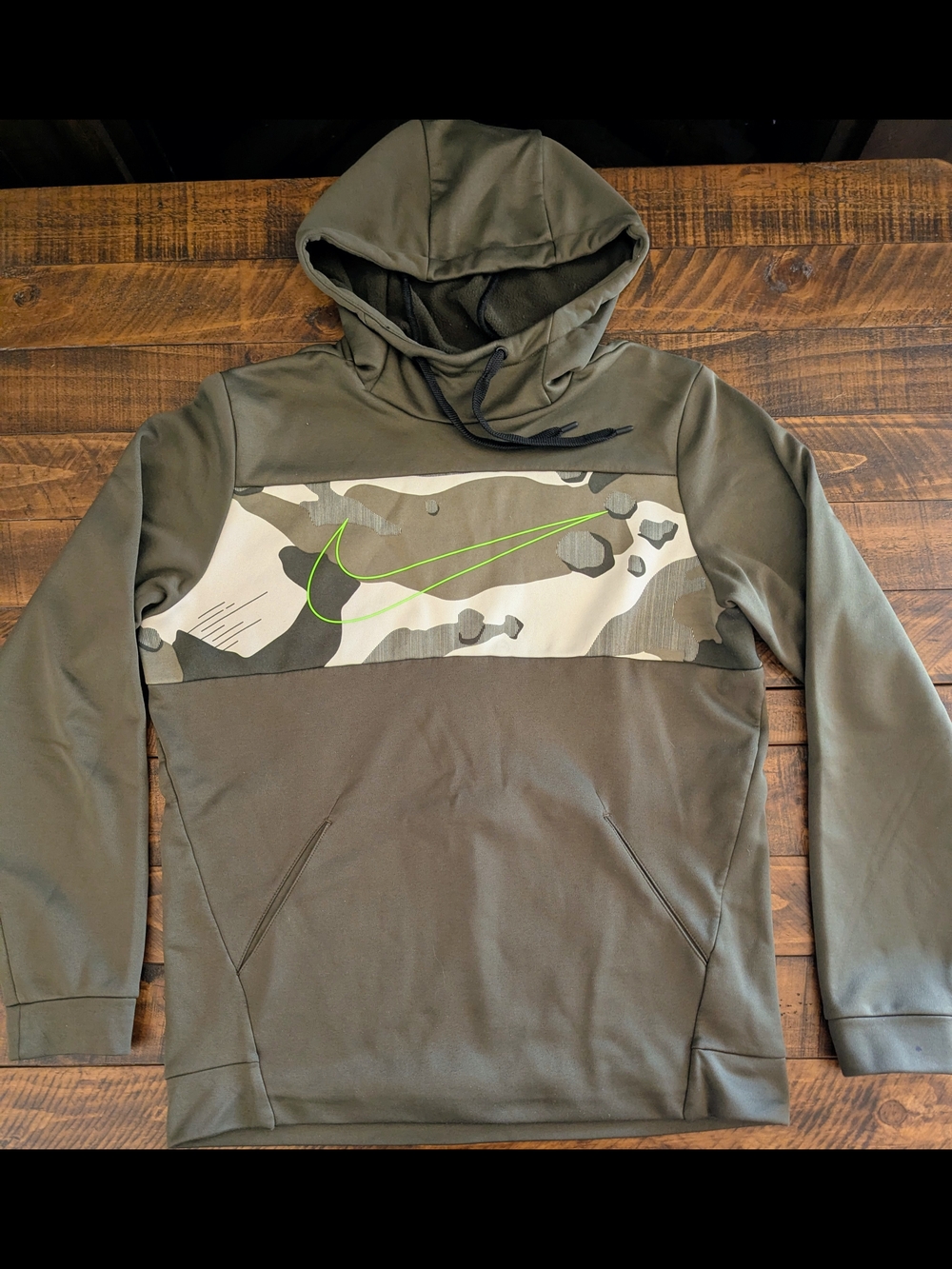 Nike Hoodie Mens Medium Green Camo Dri-FIT Pullover Fleece Swoosh Logo Athletic